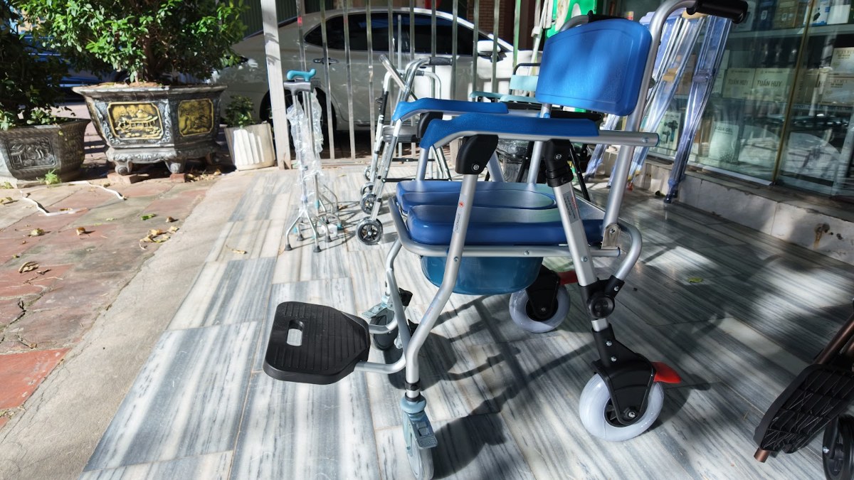 Ghế bô vệ sinh có bánh xe OROMI PW08 — ảnh 4