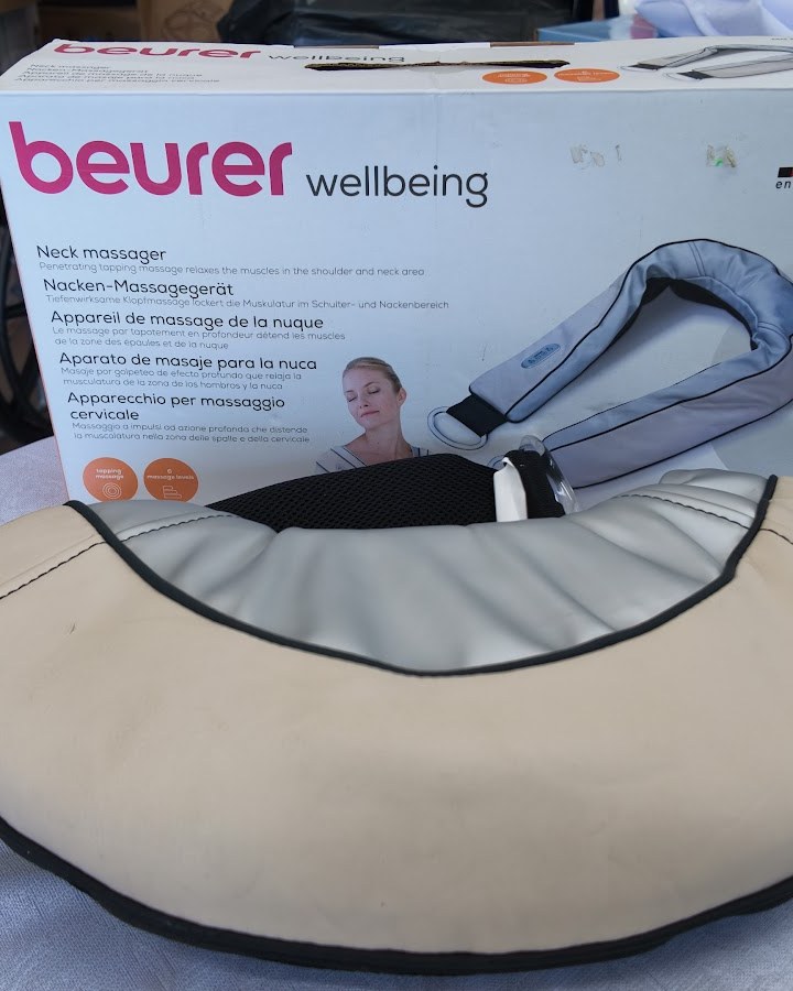 Đai massage vai lưng kèm nhiệt Beurer MG150