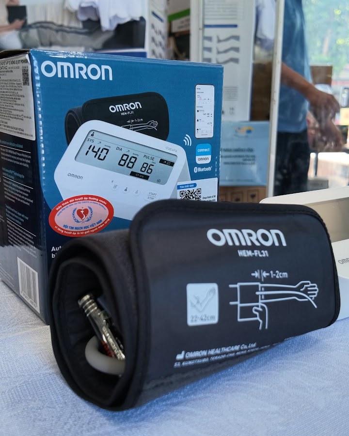 Máy đo huyết áp bắp tay Omron 7194T1 — ảnh 5