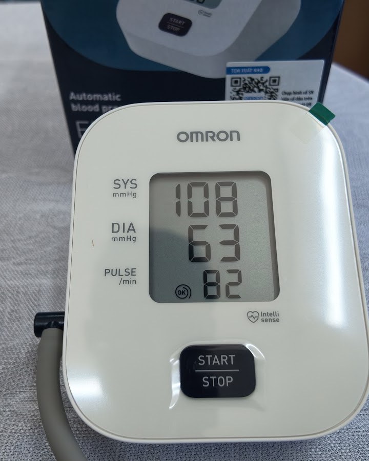 Máy đo huyết áp bắp tay Omron 7090 — ảnh 5