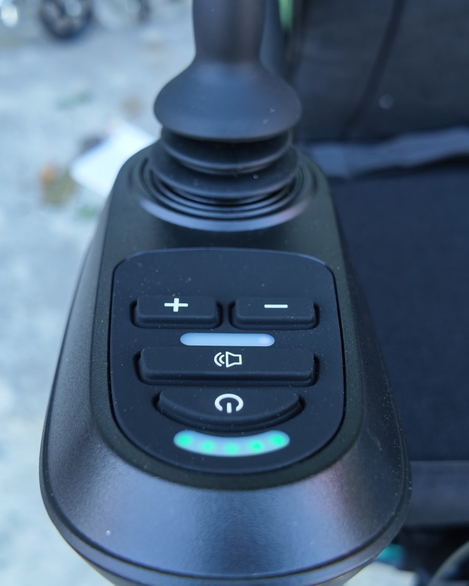 Xe lăn điện GBM 501 — ảnh 5